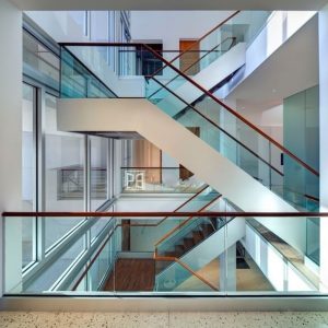 Mẫu Cầu Thang Kính Cường Lực đẹp